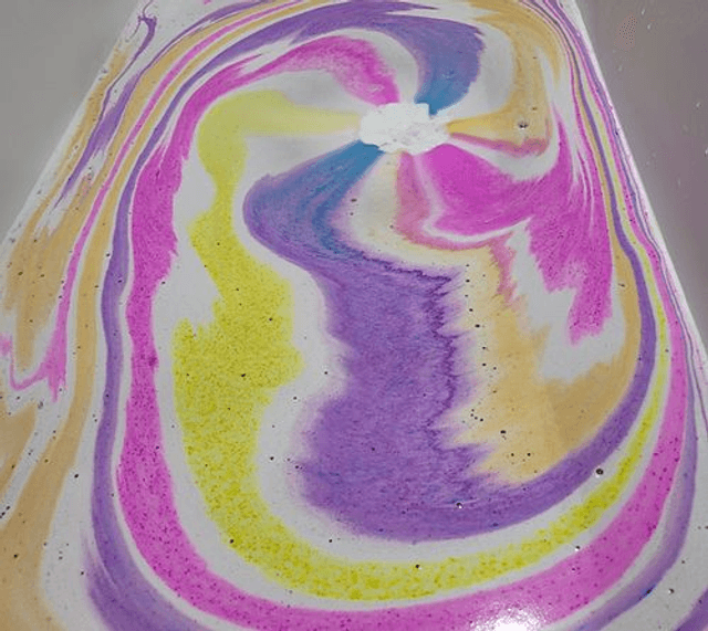 PREORDER: The Big Whizz Foaming Bath Art Fizzer 190g